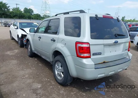 2009 Ford Escape Xlt z USA, uszkodzony, nr VIN 1FMCU93G89KA25353